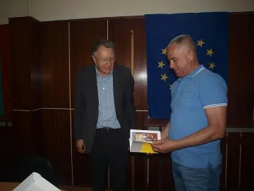 Симитли с аутсорс на дейности по италиански