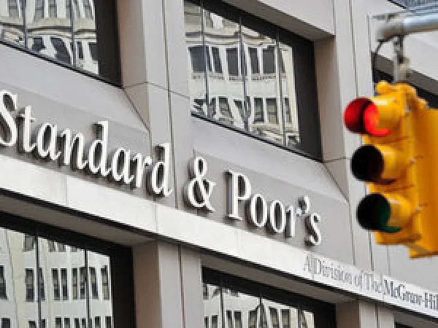 "Стандард енд пуърс" понижи рейтинга на Кипър с 3 нива