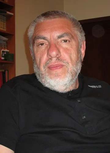 Панов: Вдигнем ли летвата, 50% остават без дипломи