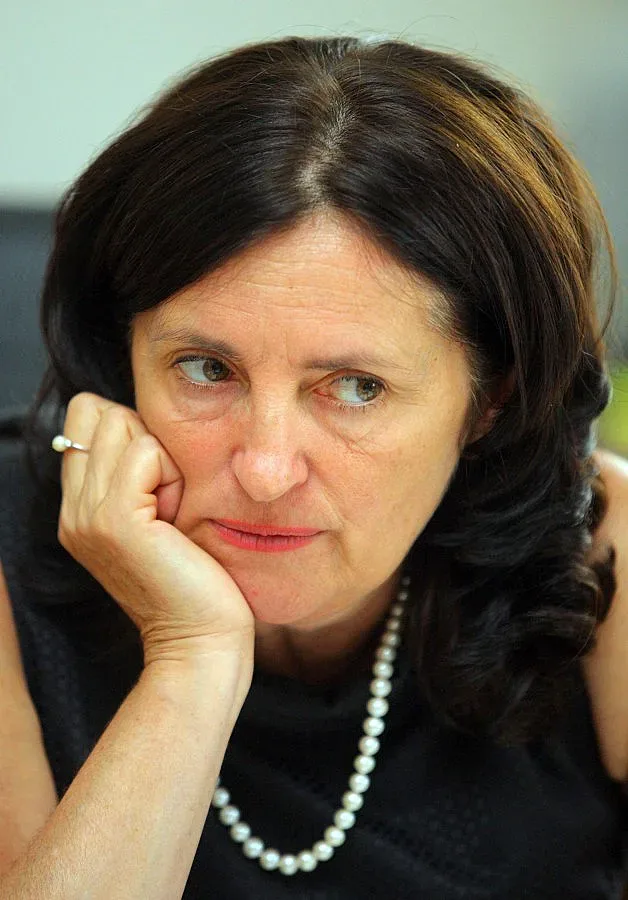 Даниела Бобева: Готвим защита на банковите клиенти