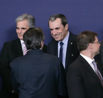 Орешарски: Ситуацията в България е изненада за мен