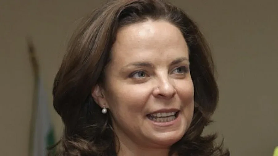 Здравният министър дава награди срещу пушенето