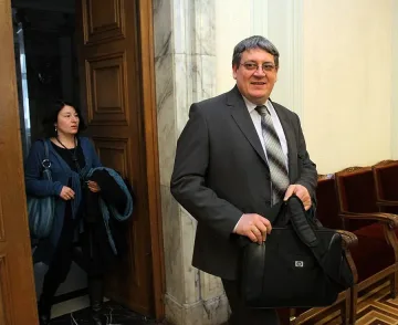 Цеков: Андреева иска оставката ми заради политическа поръчка