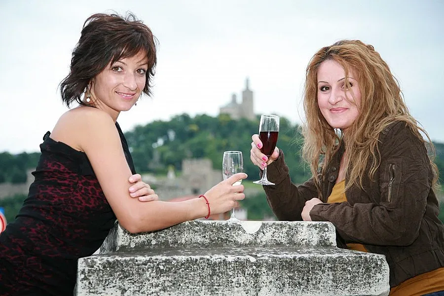 Болярки танцуват салса във въздуха