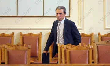 Орешарски не одобрява политическата намеса в медиите