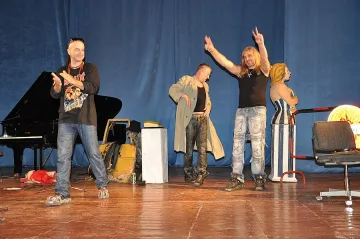 Ивайло Христов подари хаванска пура на зрителка