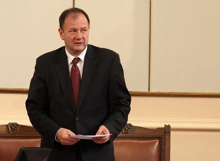 Миков призова всички към отговорно поведение