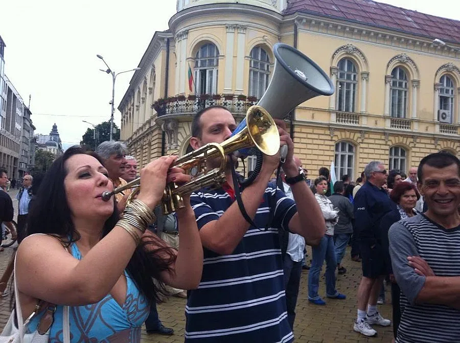 Гладнишка надува тромпет