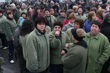 ВМЗ започна да изплаща заплатите