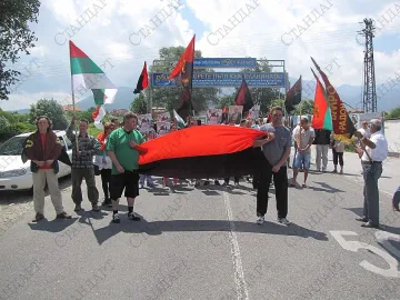 Войводи и банскалии затвориха пътя за Банско заради Палев
