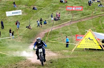 Боровец събира елита в планинското колоездене