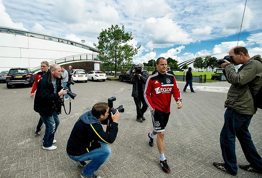Испанците национали обрани на гол покер