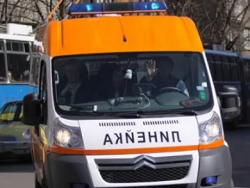 Мъж закла съпругата си и опита самоубийство