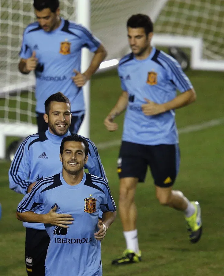 Девойки обраха испански национали след стрийп покер