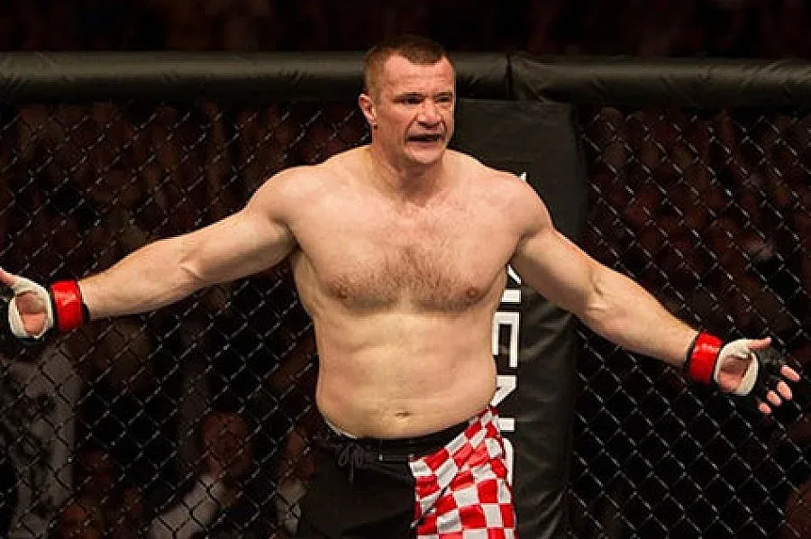 Битка на легенди в ММА: Mirco "Cro Cop" срещу Emelianenko (ВИДЕО)