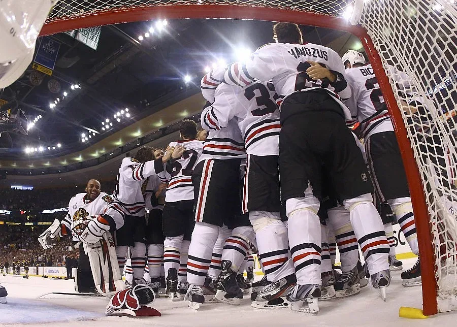 Чикаго пак би Бостън и спечели купа "Стенли"