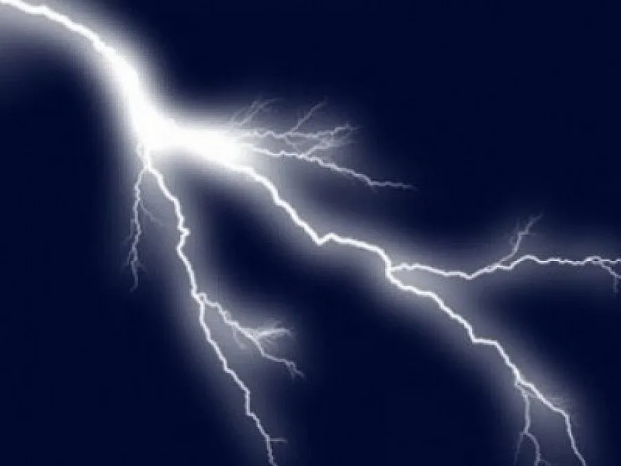 Гръм овъгли млад пастир