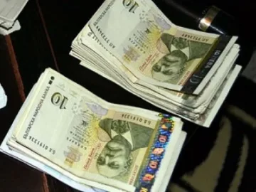 Бизнесмени влагат в луксозни къщи