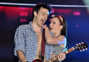 В "Революция Z" редуват снимки с любов