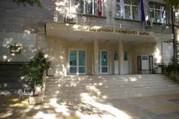 Учат бъдещи доктори как да говорят с болните