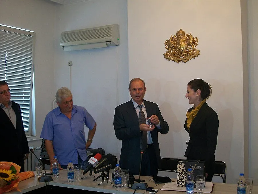 Пясъчен часовник отмерва времето на новия губернатор на Враца