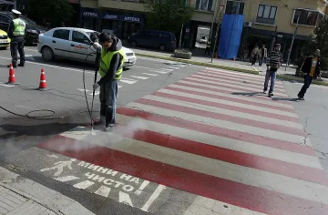 Грък блъсна нашенец на зебра