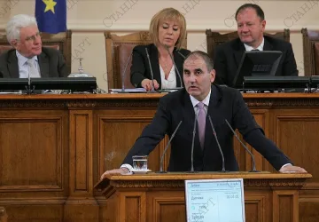 Цветанов: Не държа Борисов с компромати 