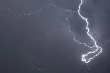 Бурята в София удари ЧЕЗ