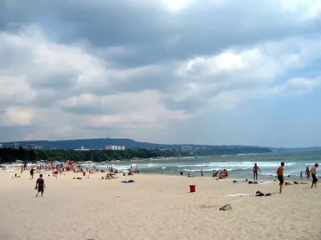 Спасиха 19-годишно момиче от удавяне, 2 жени колабираха