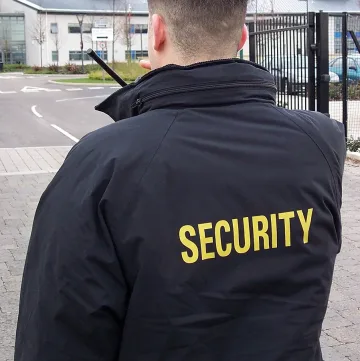Пиян охранител опита да застреля турист в Слънчев бряг