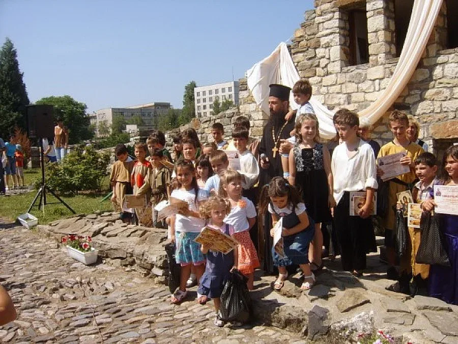 Архимандрит Арсений служи в Кърджали за Св. Дух и Еньовден