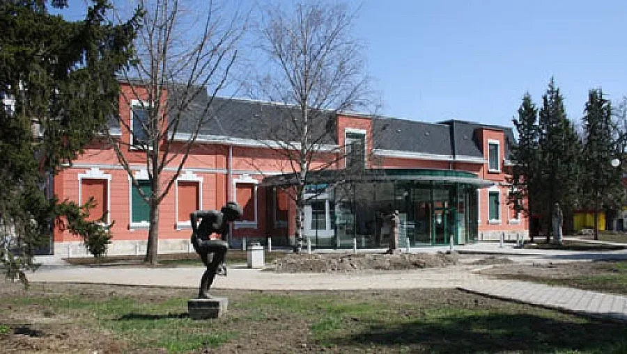 Портрети на непознати показват в Разград