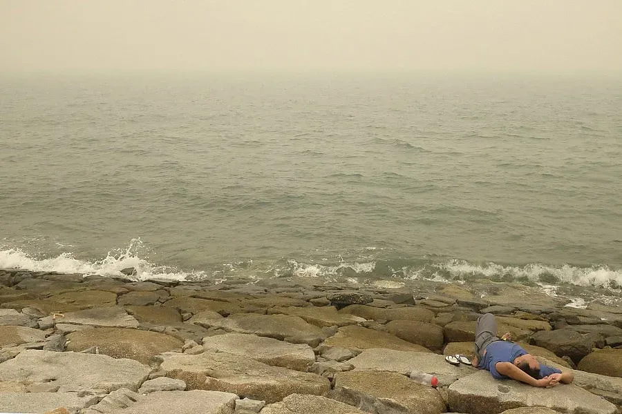 Забраняват къпането на най-чистите плажове