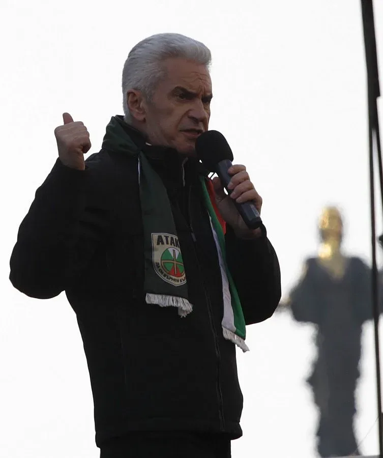 Ултраси ще съдят Волен