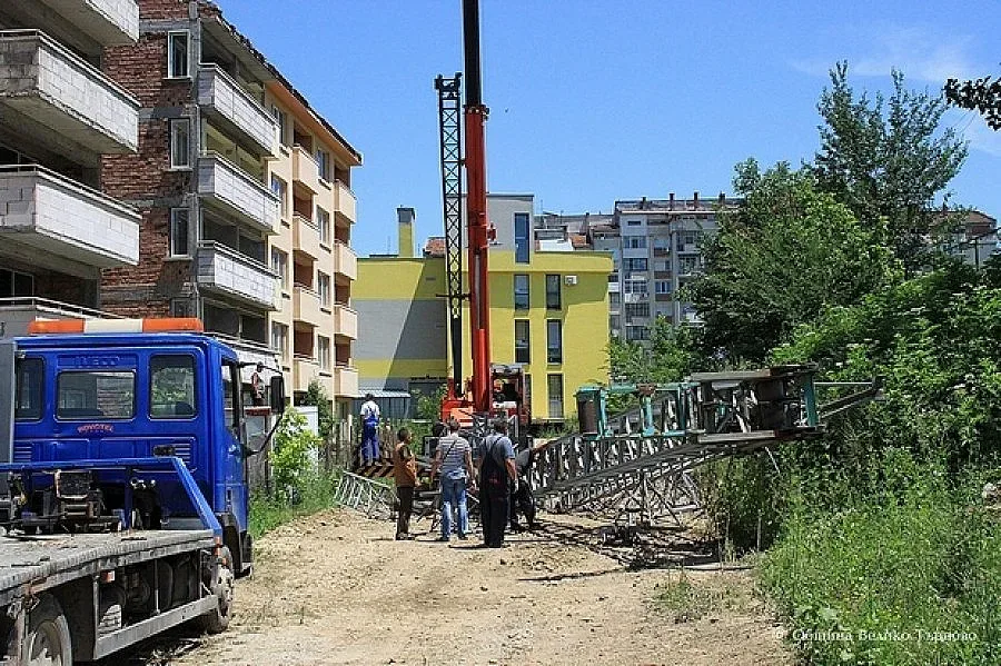 Предадоха за старо желязо опасен кран