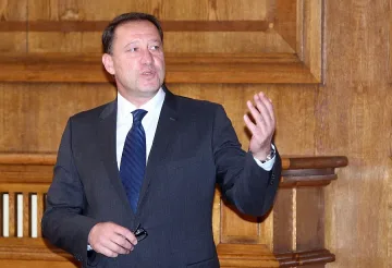 Найденов обеща социални придобивки на военните синдикати