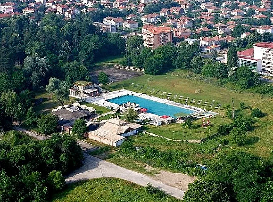 Плажен комплекс черпи незаконно минерална вода