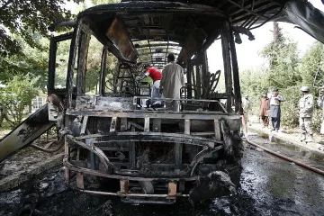 Поне седем жертви при бомбен атентат срещу джамия в Пакистан