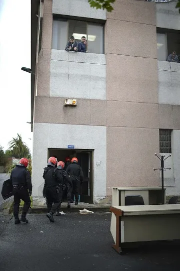 Арестуваха 8 души за набиране на воини за джихад 