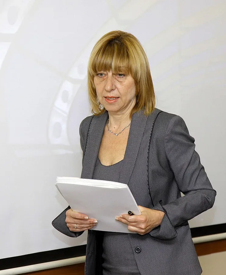 Клисарова уволнява виновните за гафа с Ботев