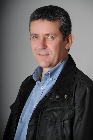 Художник с мисия "Супер Бургас"