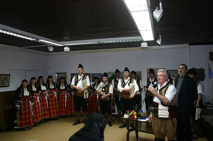 Родопчанин №1 пази носия с пищови