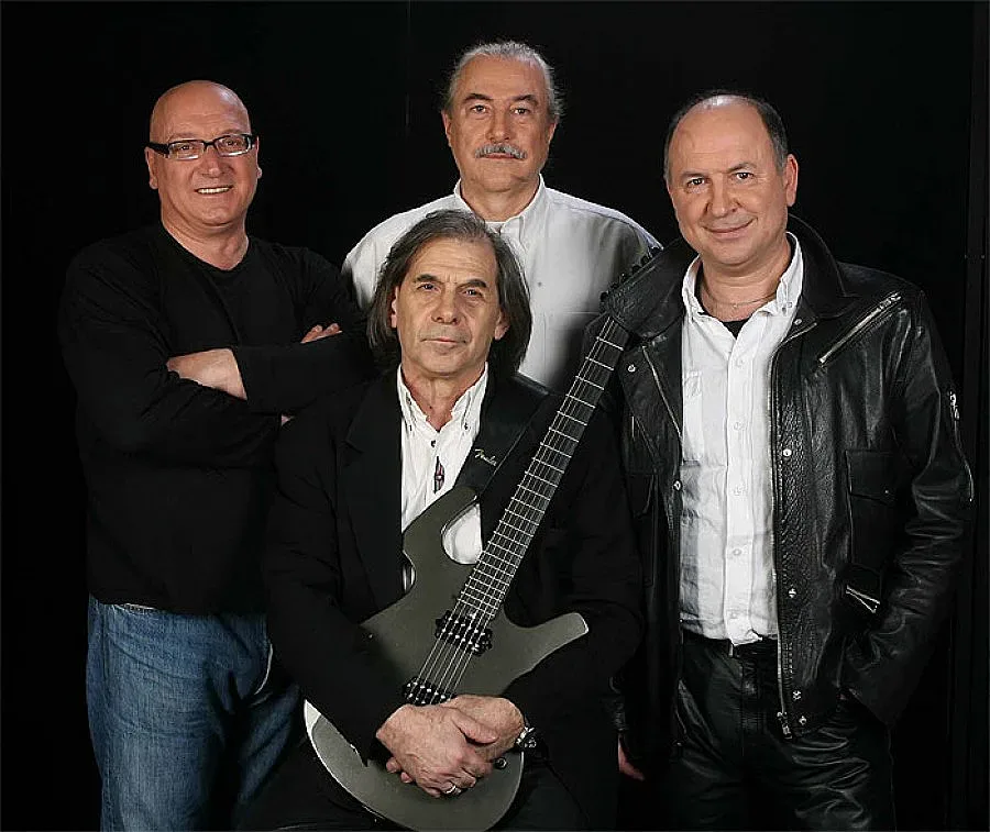 НДК в поклон пред "Щурците" 