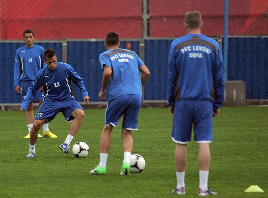 Генков със счупена ръка