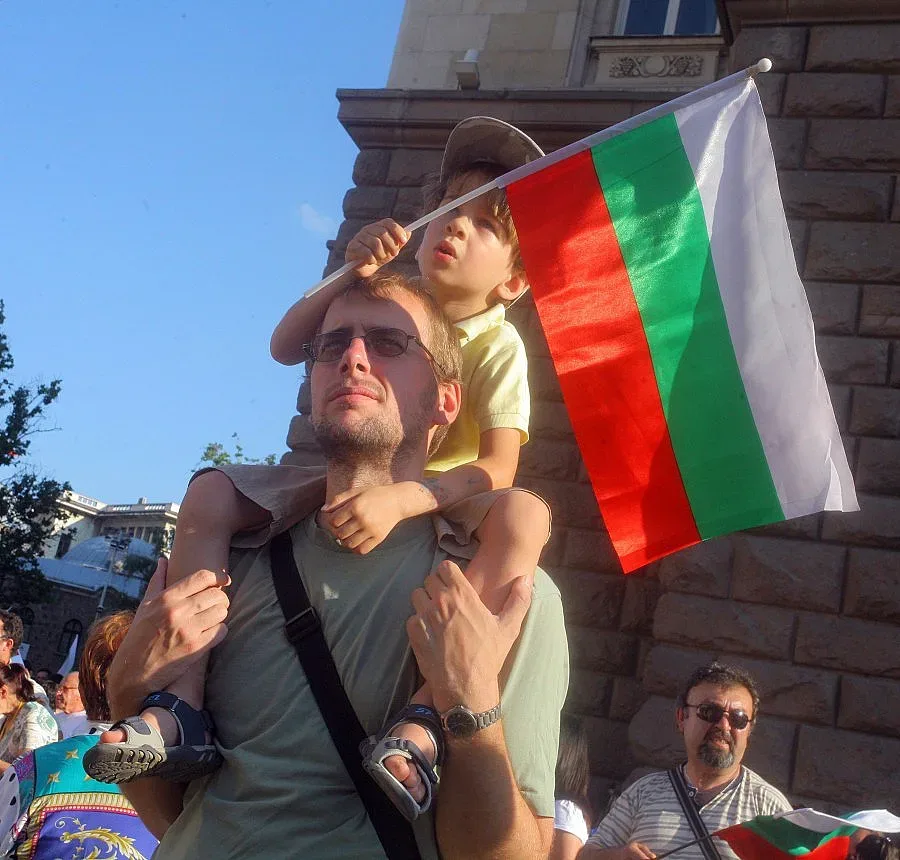 На живо: Една седмица на многохилядни протести