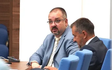 Човек на Нинова се самоизключи от парламентарната група на БСП