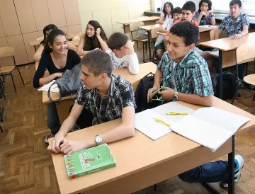 Режат Ботев, Вазов, Алеко и Яворов, "свалят" Шекспир в 8 клас