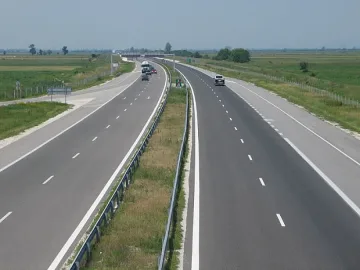 Жена подкара в насрещното платно на "Хемус"