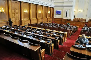 Парламентът прие мерките "Орешарски"