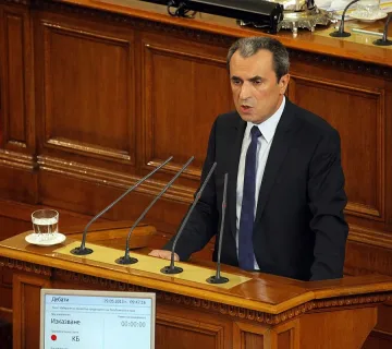 Орешарски поиска временна подкрепа